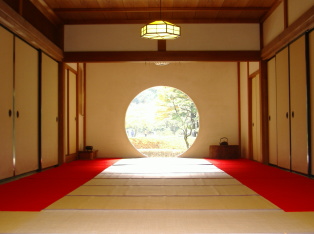 Circle window of Meigetsuin